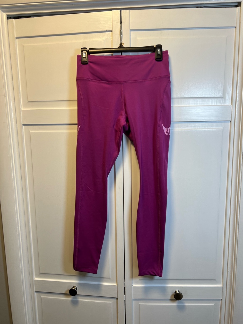 NWT Nike Fast Running Tights/Leggings Size Women’s Medium Color Purple